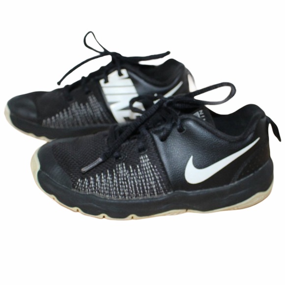boys nike shoes size 1